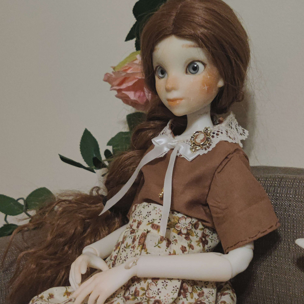 Profile picture of a ball jointed doll
